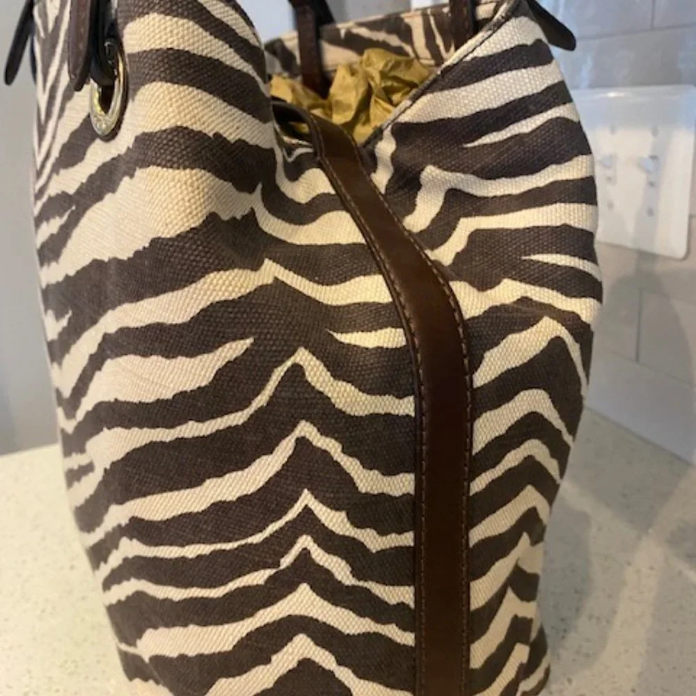 Michael Kors Canvas Stripe Tiger Animal Bag Tote - Picture 3 of 6
